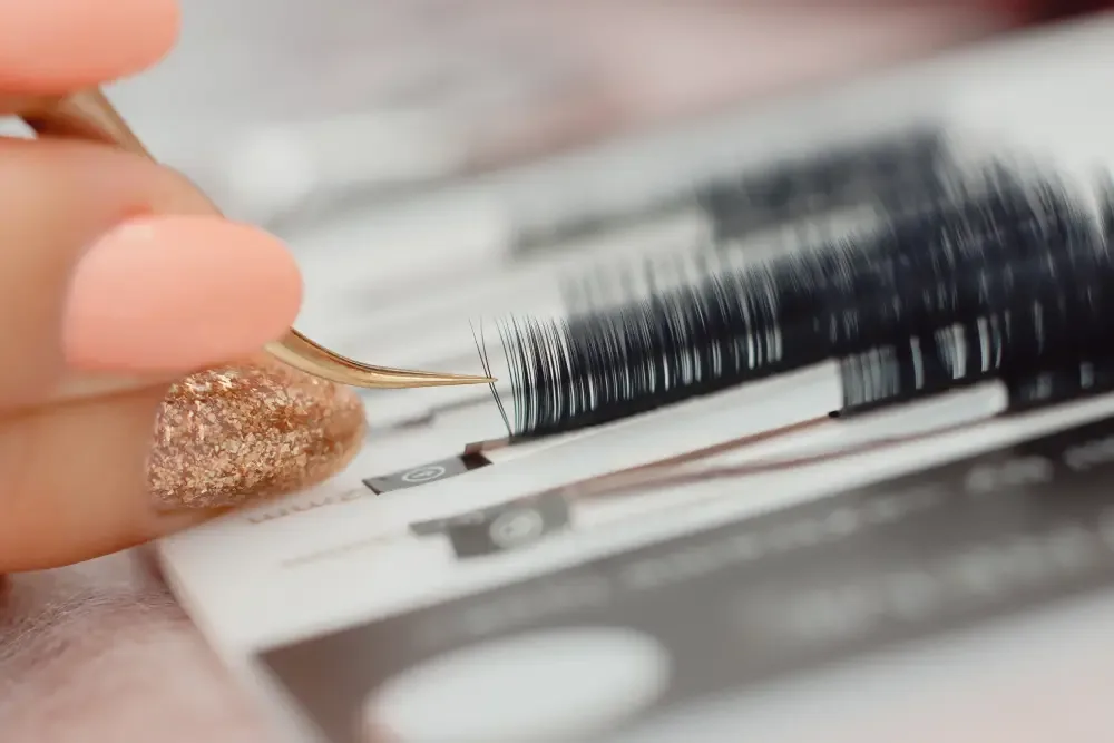 Different options for eyelash volume