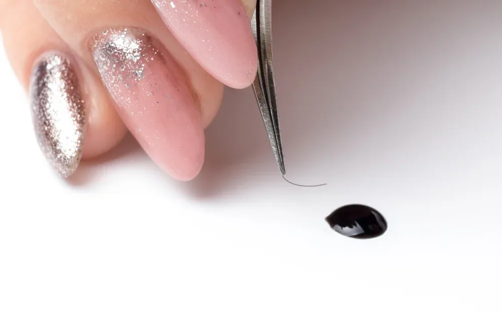 Quality glue for eyelash extensions
