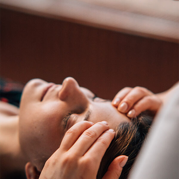 Face sculpture massage Face sculpture massage