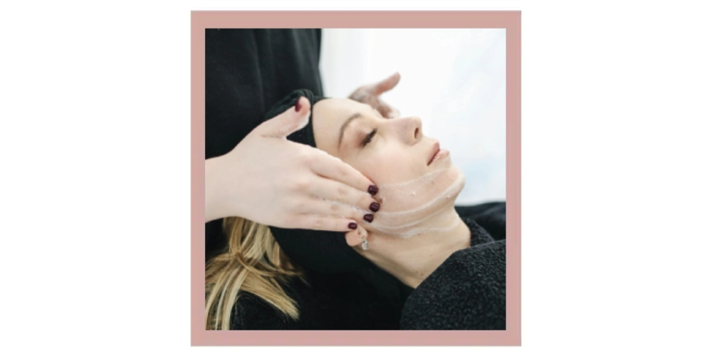 Facial skin care in the salon