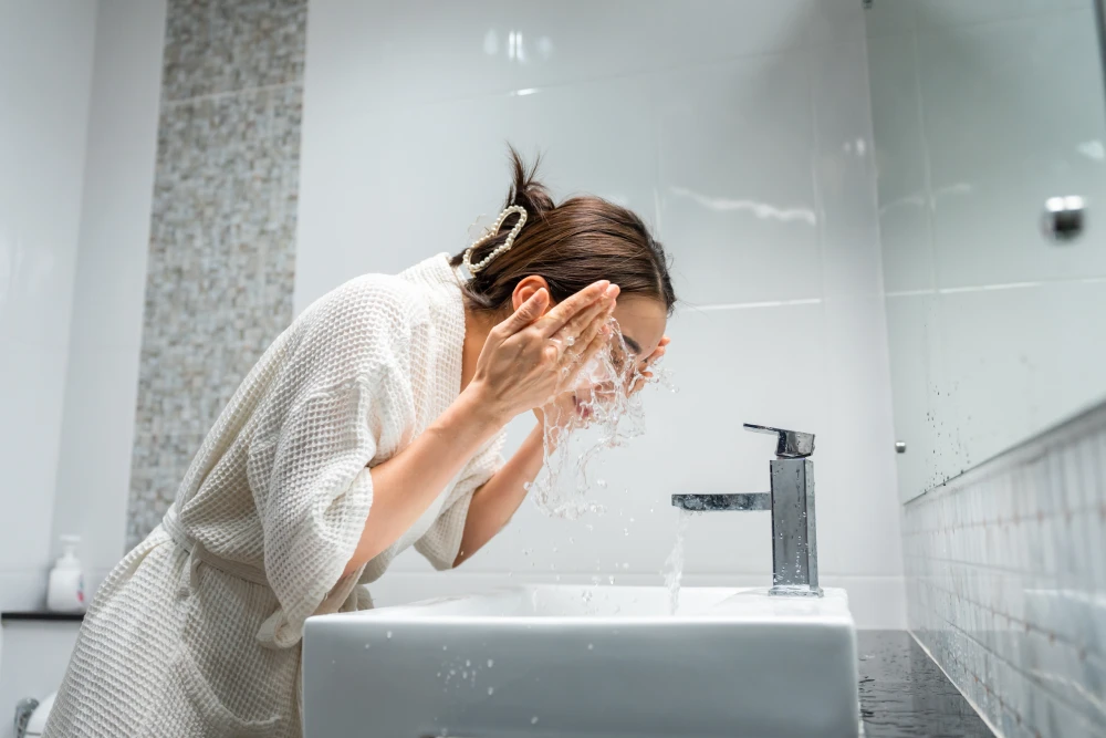Rinse lashes with fresh water after